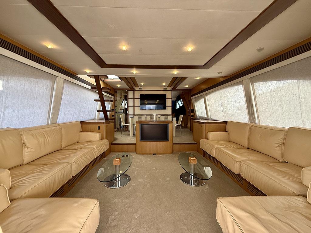 2005 FERRETTI YACHTS 731 